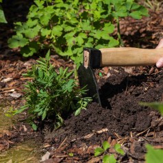 Håndhakke i støbejern med træskaft