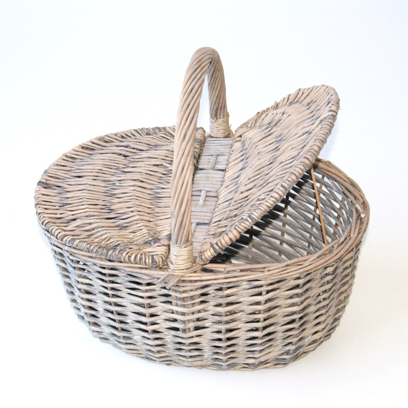 Oval picnickurv i lys flet