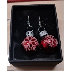 Øreringe, røde julekugler