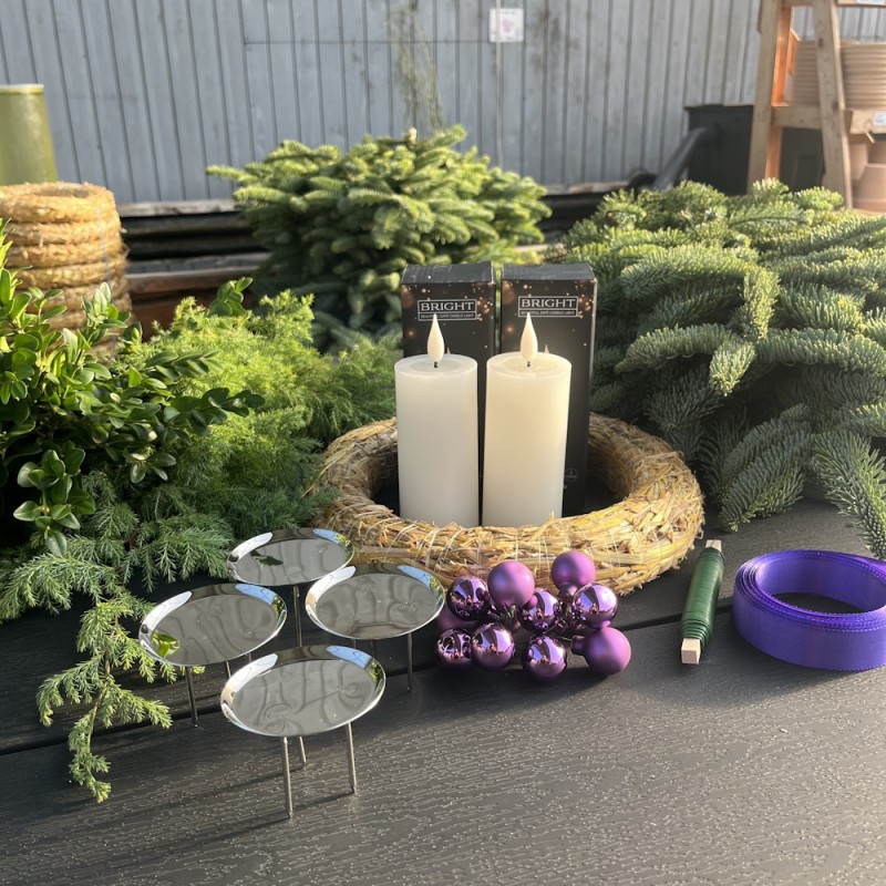 Bind-Selv Adventskrans - Original lilla med ledlys